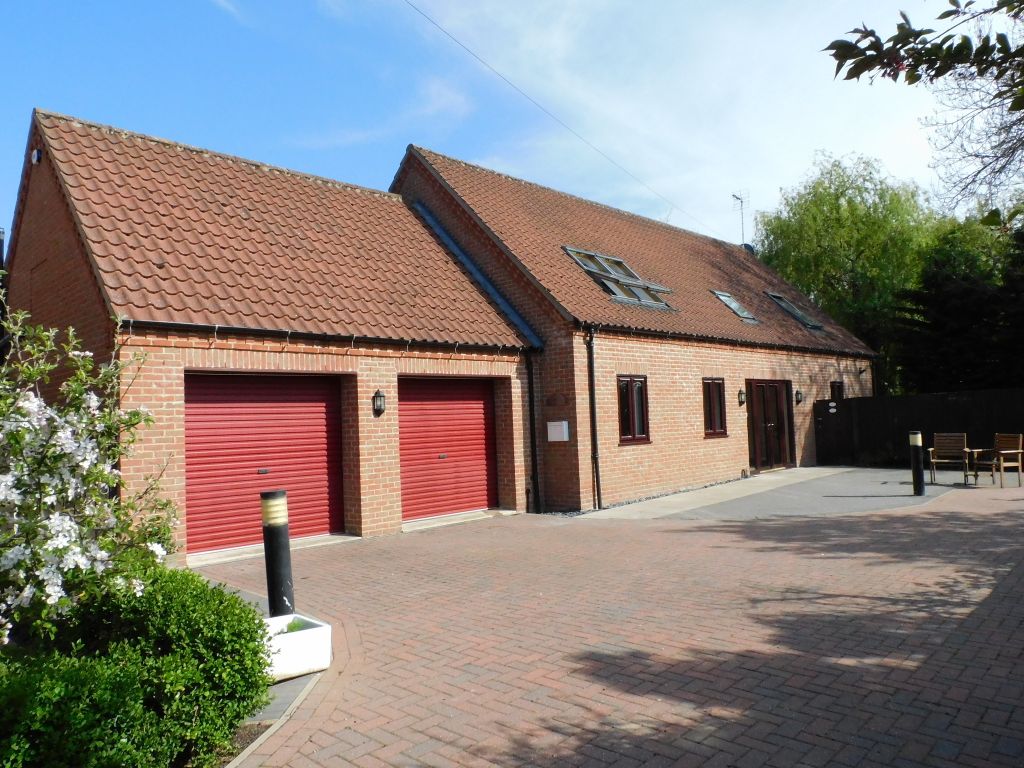 4 bed detached bungalow for sale in Fleet Street, Holbeach, Spalding