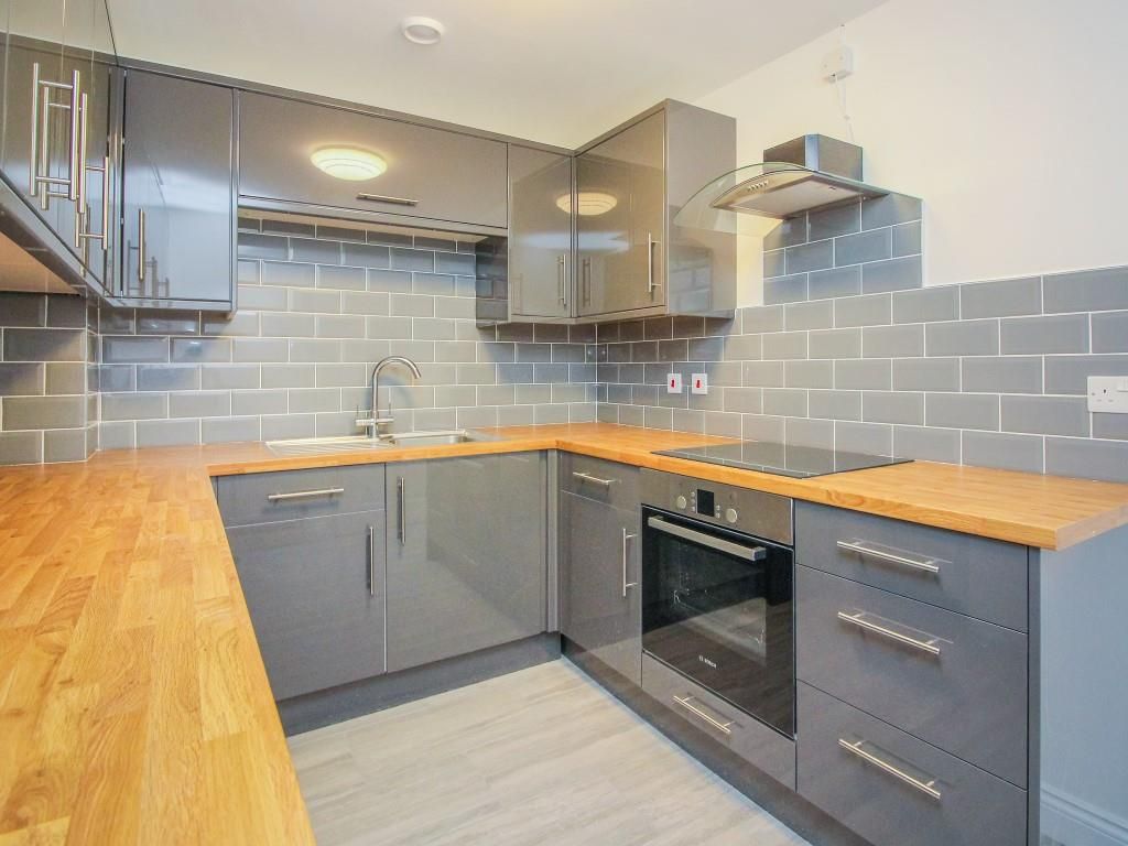 1 bed flat to rent in Sturry Hill, Sturry, Canterbury CT2, £860 pcm