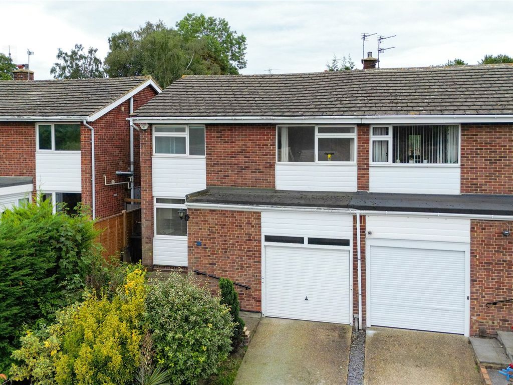 3 bed semidetached house for sale in Clewson Rise, Penenden Heath