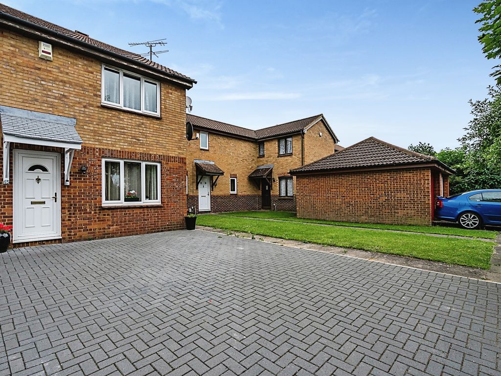 3 bed end terrace house for sale in Coverdale, Luton LU4 Zoopla