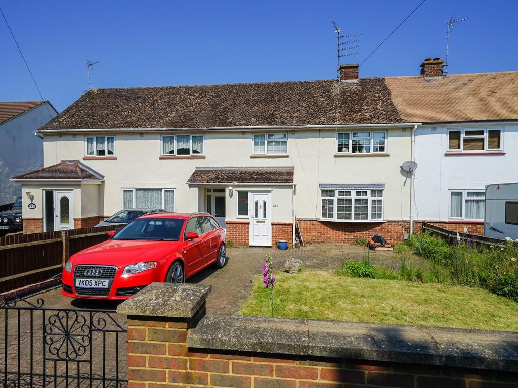 3 bed terraced house for sale in Vandyke Road, Leighton Buzzard LU7, £