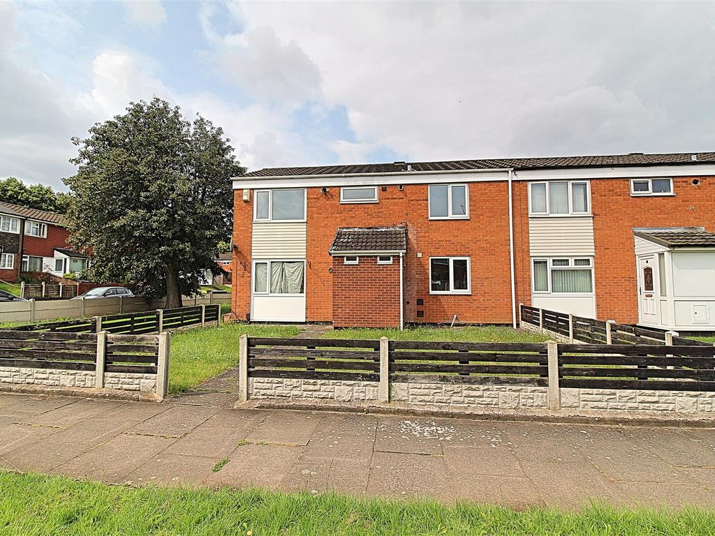 4 bed end terrace house for sale in Thirsk Croft, Smiths Wood