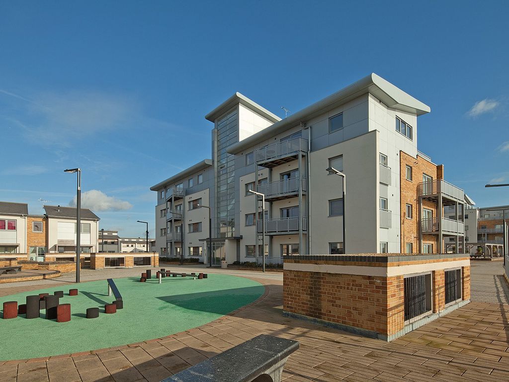 2 bed flat to rent in Hamworthy, Poole BH15, £1,150 pcm Zoopla