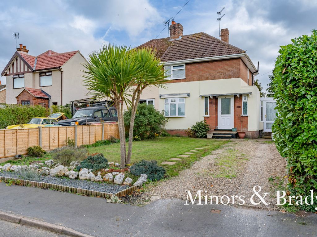 2 bed semidetached house for sale in Park Drive, Worlingham, Beccles