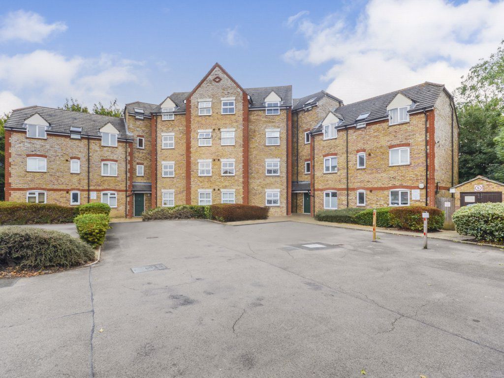2 bed flat to rent in Victoria Gate, Church Langley, Harlow CM17 Zoopla