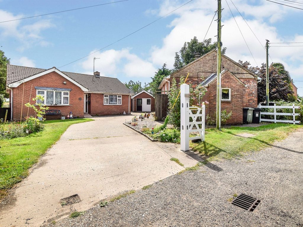 2 bed detached bungalow for sale in Willoughby Road, Cumberworth