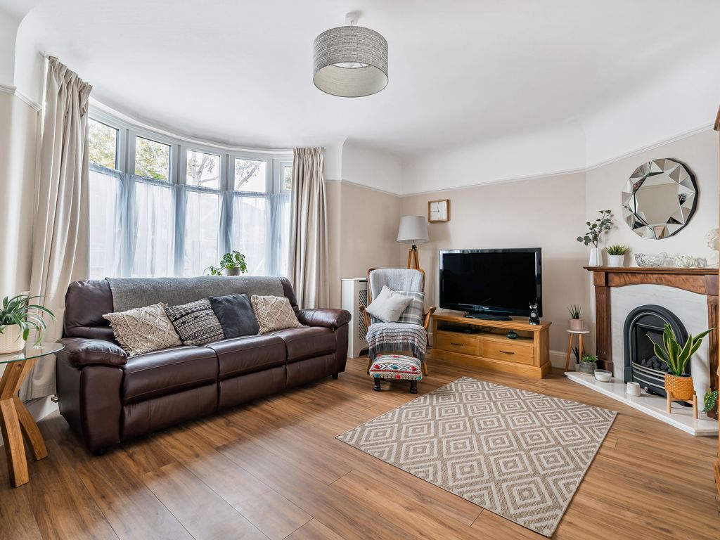 3 bed end terrace house for sale in Highbury Grove, Portsmouth PO6, £