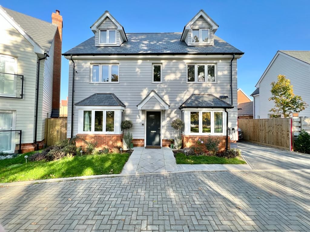5 bed detached house for sale in Lakeview Lane, Waters Edge, Surrey