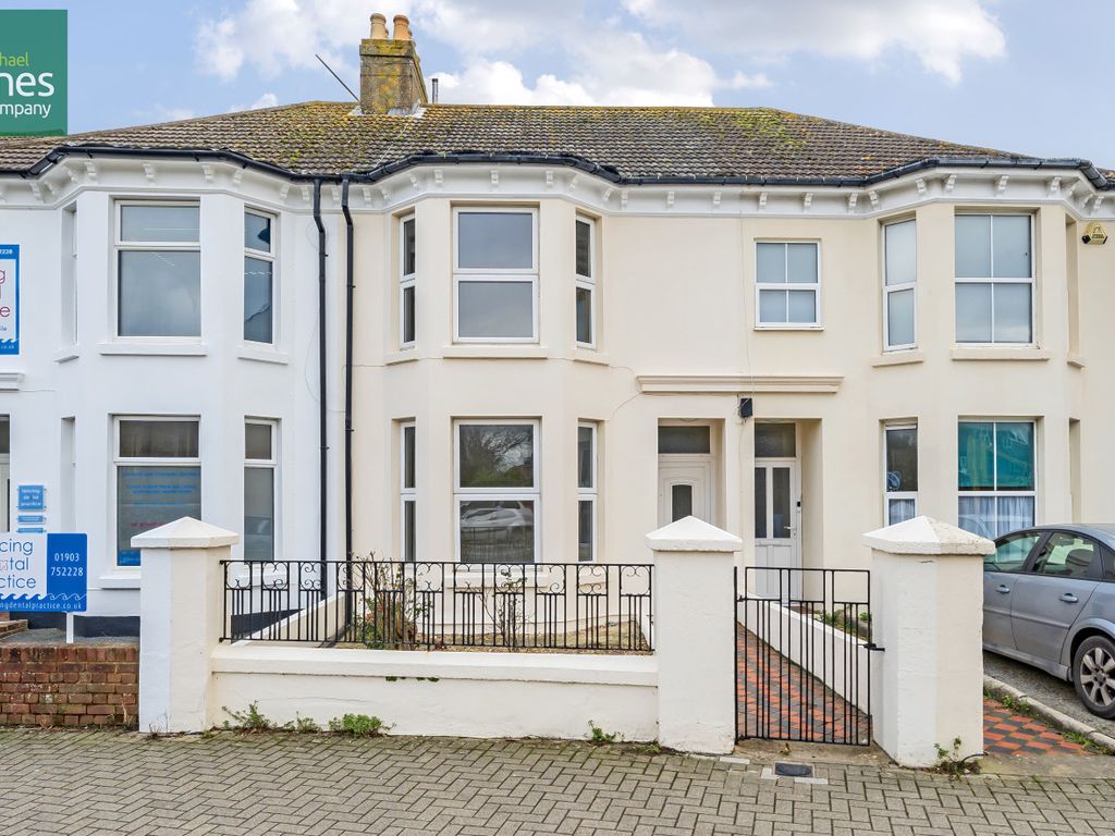 3 bed terraced house to rent in South Street, Lancing, West Sussex BN15