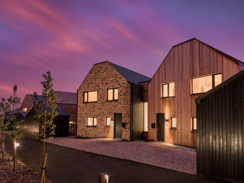 New home, 3 bed detached house for sale in Hernhill, Faversham, Kent