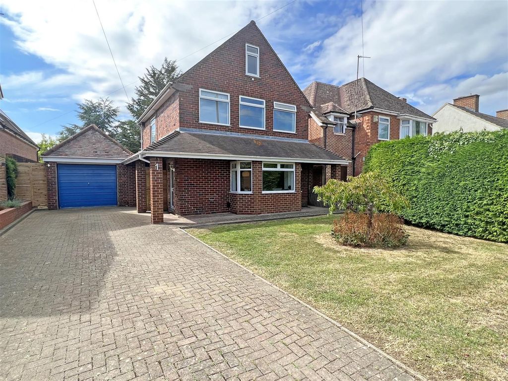 3 bed detached house for sale in Elmgrove Road East, Hardwicke