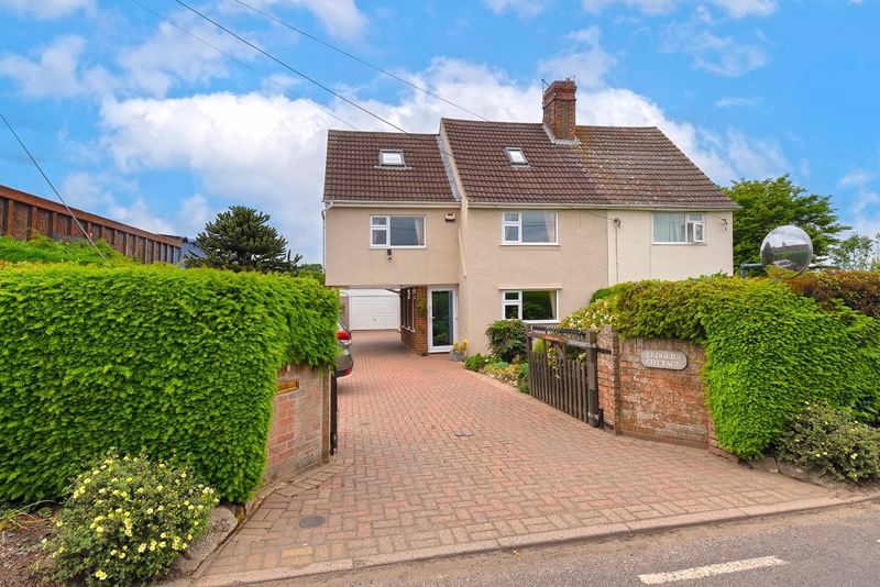 4 bed semidetached house for sale in Queen Street, Paddock Wood