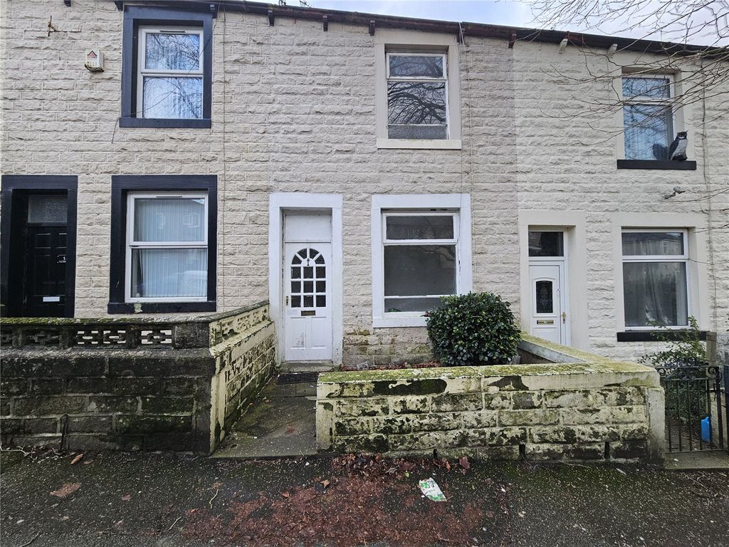 2 bed detached house for sale in Fern Street, Colne BB8, £55,000 Zoopla