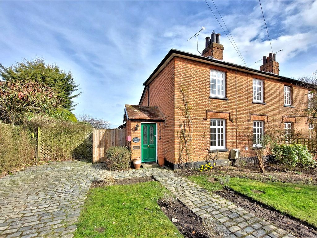 3 bed semidetached house for sale in Downside Common Road, Downside