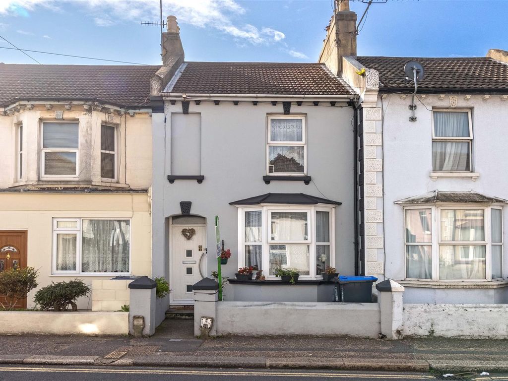 2 bed terraced house for sale in Tarring Road, Broadwater, Worthing