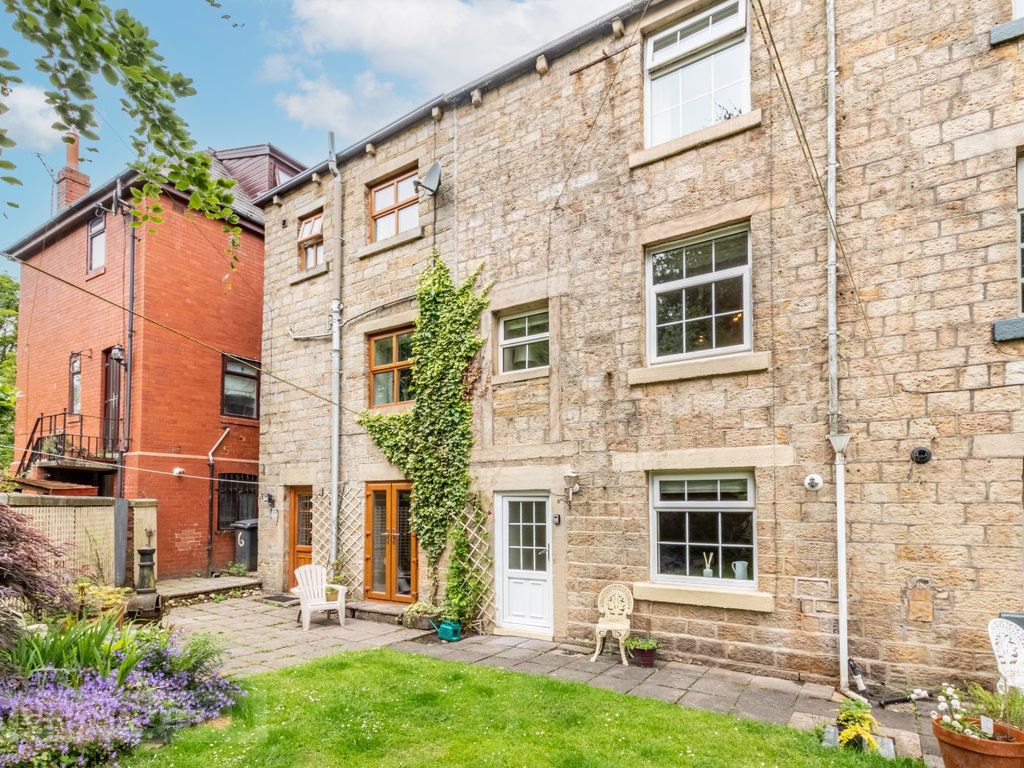 2 bed terraced house for sale in High Street, Uppermill, Saddleworth