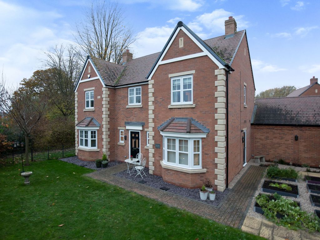 4 bed detached house for sale in Chatham Road, Meon Vale, Stratford