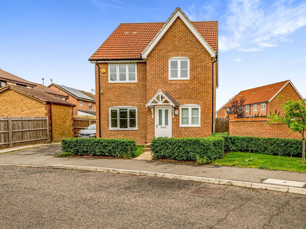 4 bed detached house for sale in Oat Close, Aylesbury HP21 Zoopla