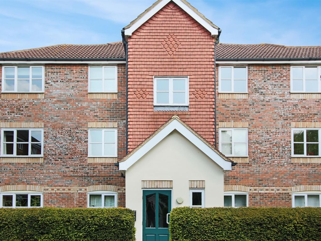 1 bed flat for sale in Whitehead Way, Aylesbury HP21, £150,000 Zoopla