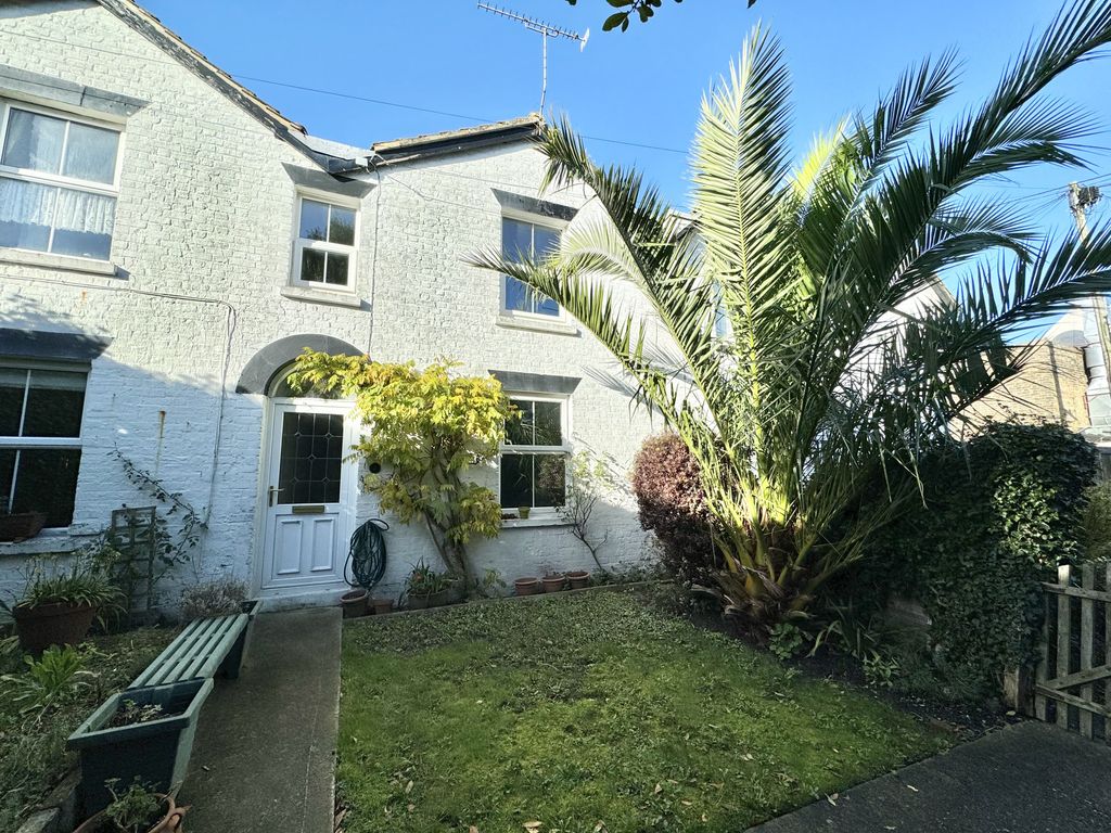 2 bed terraced house to rent in Stanley Place, Broadstairs CT10, £1,100