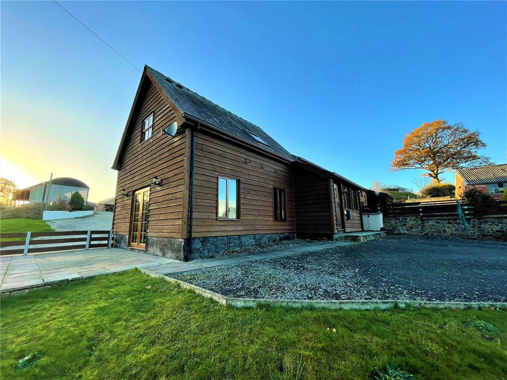 3 bed semidetached house to rent in Bettws Cedewain, Newtown, Powys