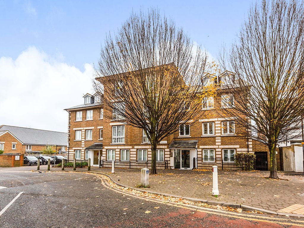 2 bed flat for sale in The Grove, Gravesend, Kent DA12 Zoopla