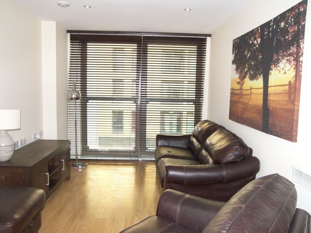 1 bed flat to rent in Oak Square, Stockwell SW9 Zoopla