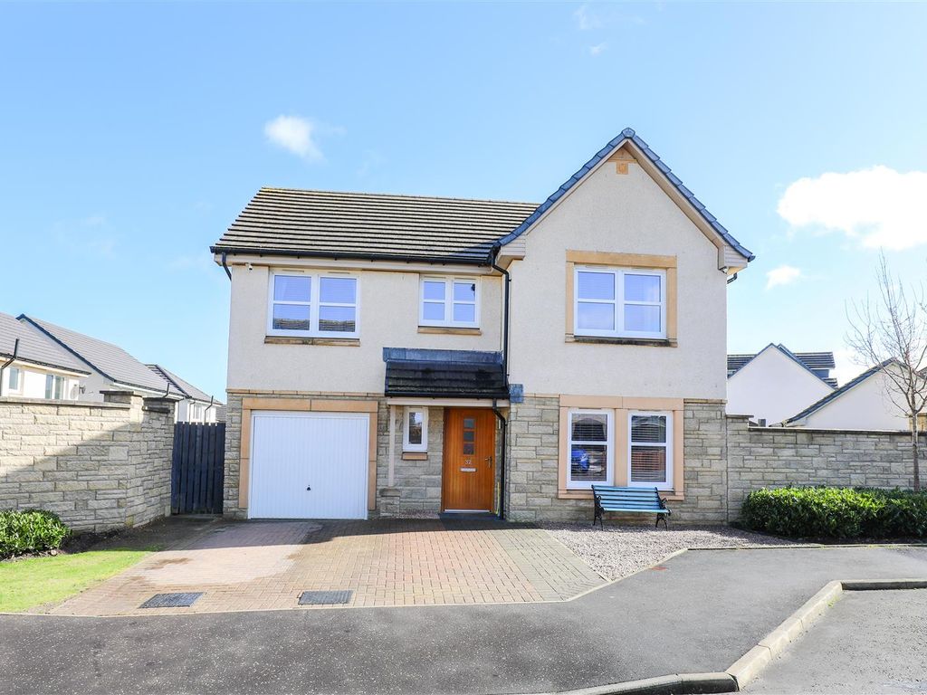 4 bed detached house for sale in Canberra Crescent, Kirkcaldy KY2, £