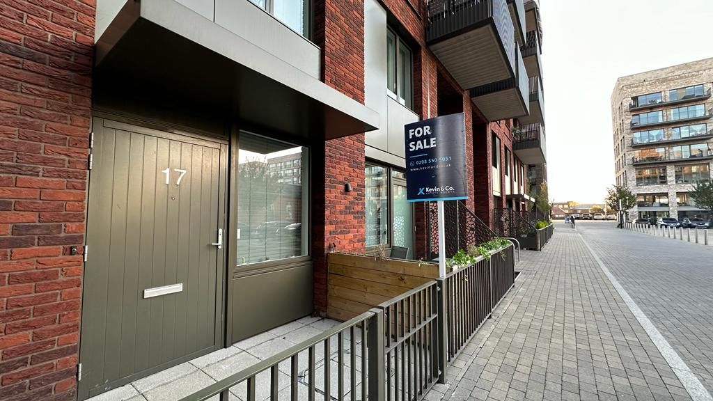 Shackleton Way, Royal Albert Docks E16