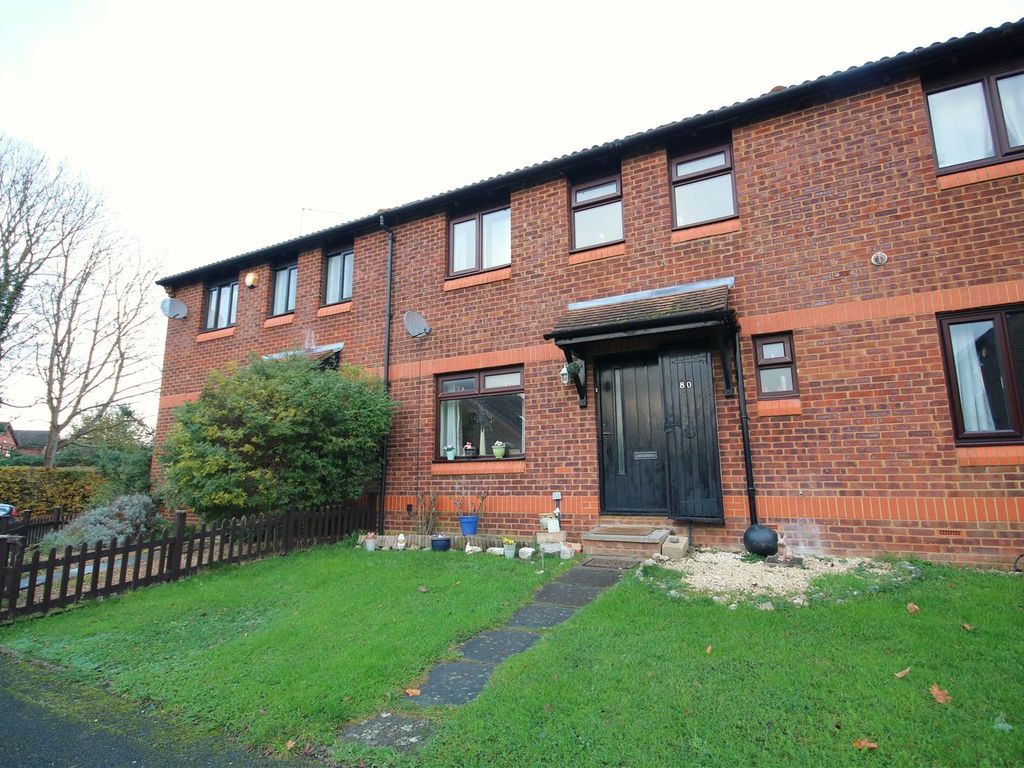 3 bed terraced house for sale in Cobb Close, Datchet, Slough SL3, £