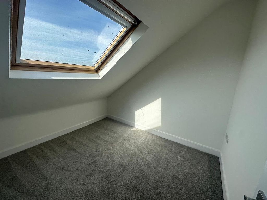 2 bed flat to rent in Westbourne Arcade, Poole Road, Westbourne