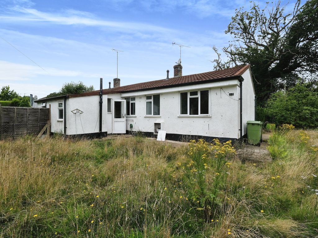 2 bed bungalow for sale in Midhurst Road, Liphook GU30, £285,000 Zoopla