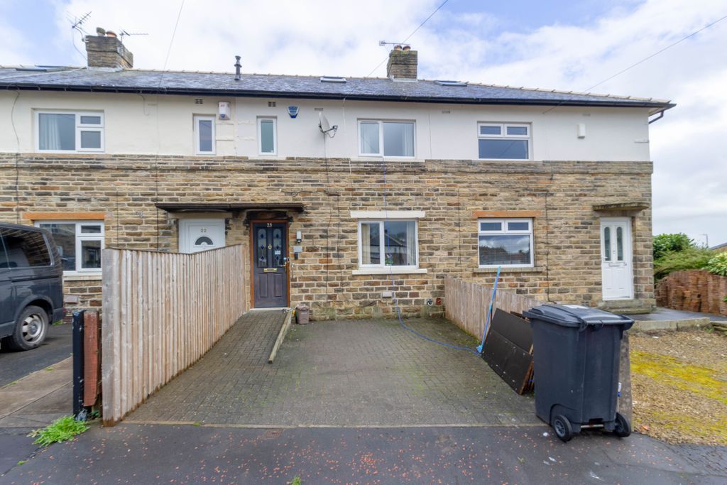 3 bed terraced house for sale in Adgil Crescent, Southowram, Halifax