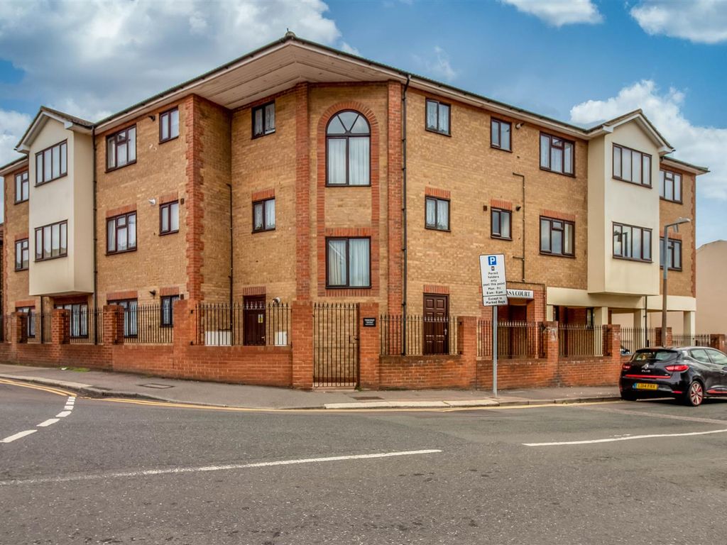 1 bed flat for sale in Gipsy Lane, Grays RM17 Zoopla