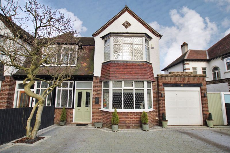 4 bed semidetached house for sale in Woolton Road, Woolton, Liverpool