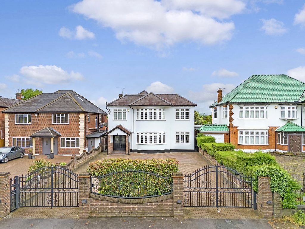 5 bed detached house for sale in Manor Road, Chigwell IG7, £2,000,000 Zoopla