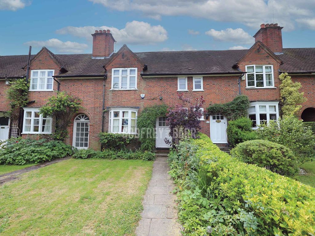 3 bed terraced house for sale in Hogarth Hill, London NW11, £825,000