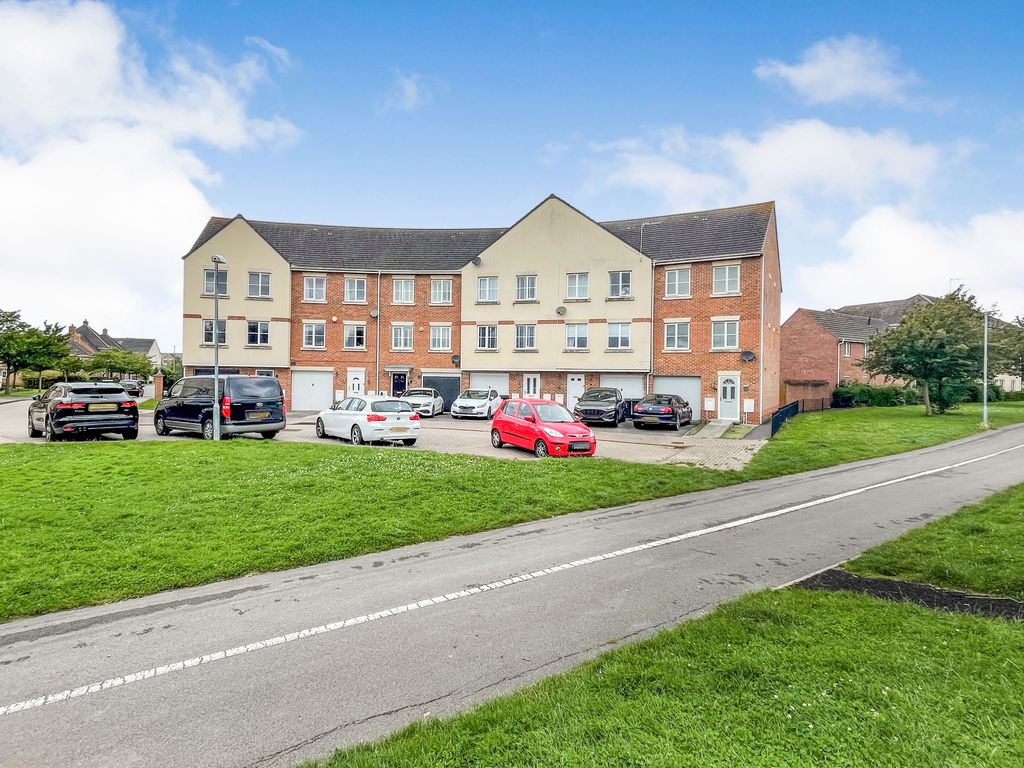 4 bed terraced house for sale in Neptune Crescent, Coleview, Swindon