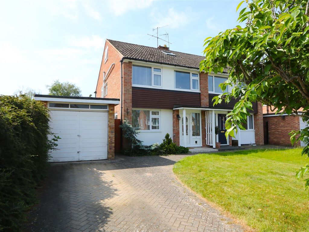 4 bed semidetached house for sale in Trenchard Road, Saltford, Bristol