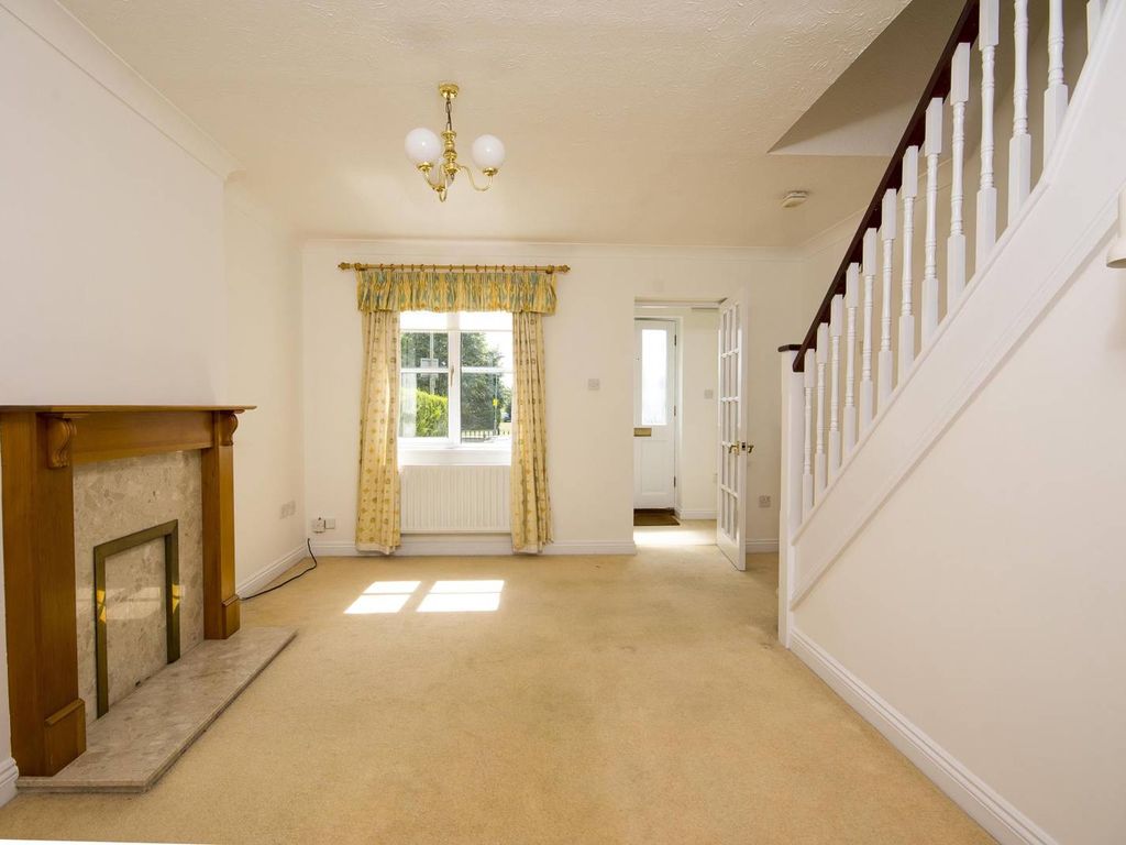 2 bed terraced house to rent in Gardenia Drive, West End, Woking GU24