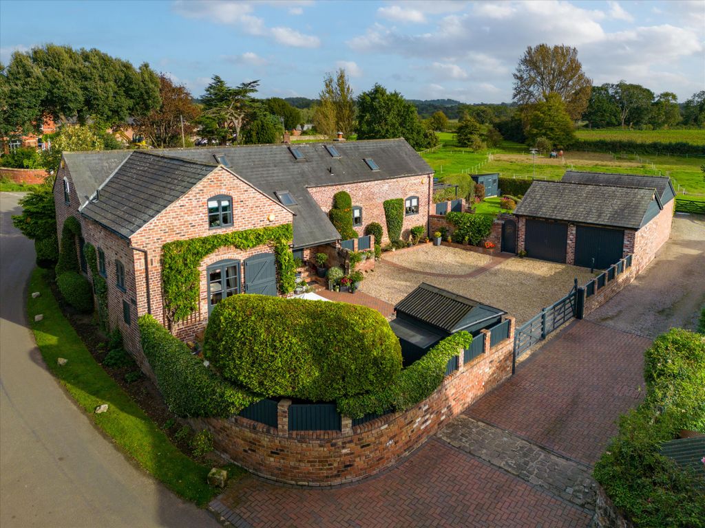 4 bed detached house for sale in West Felton, Oswestry, Shropshire SY11