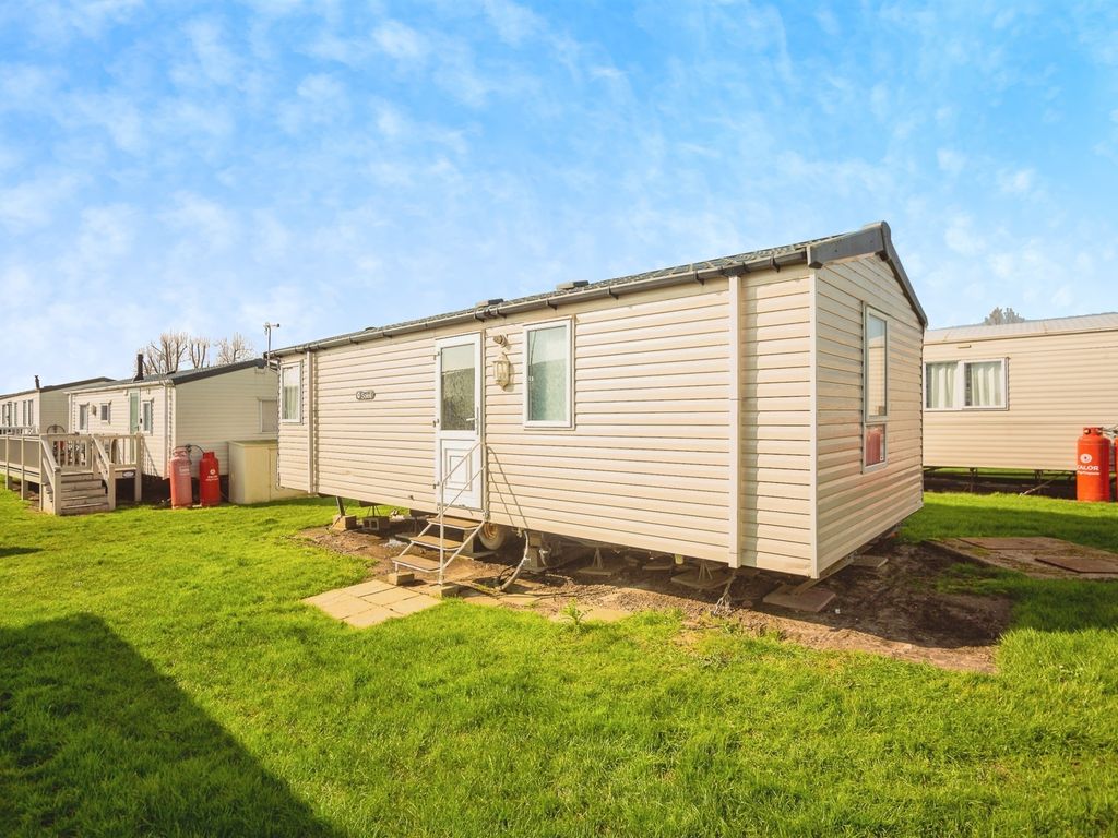 2 bed mobile/park home for sale in Hythe Road, Dymchurch, Romney Marsh TN29, £28,000 Zoopla