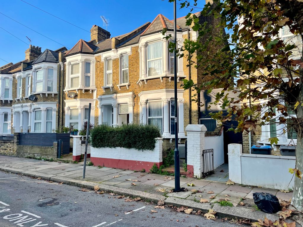 3 bed end terrace house for sale in Wakeman Road, London NW10 Zoopla