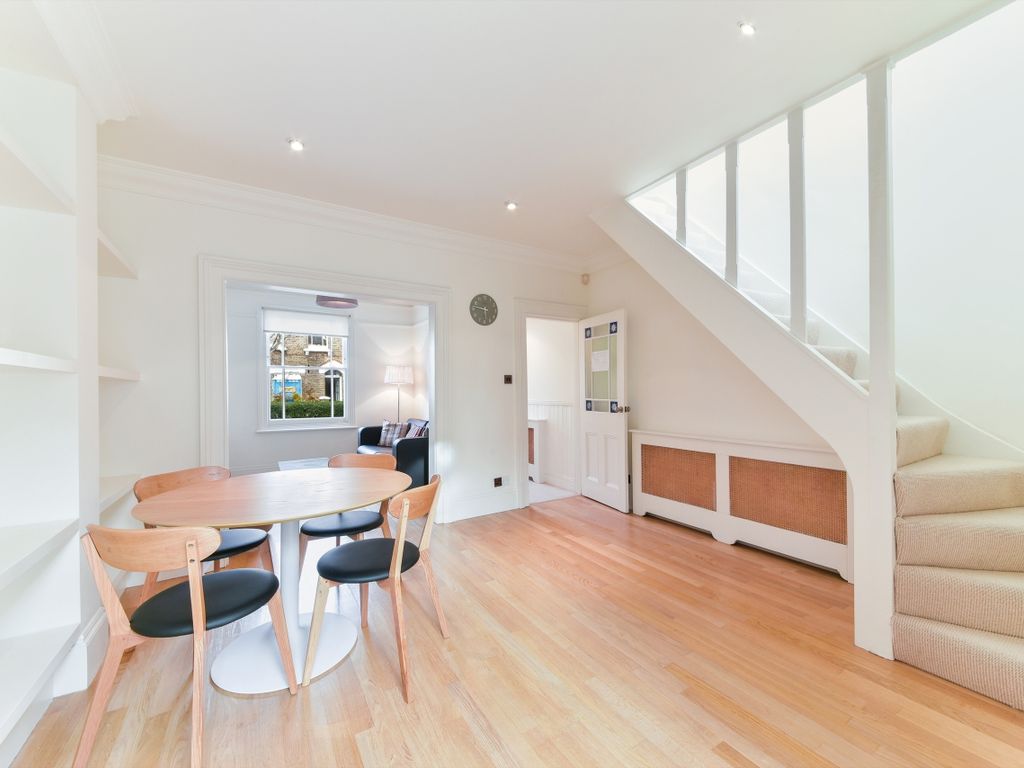 2 bed terraced house to rent in Eversleigh Road, Wandsworth, London