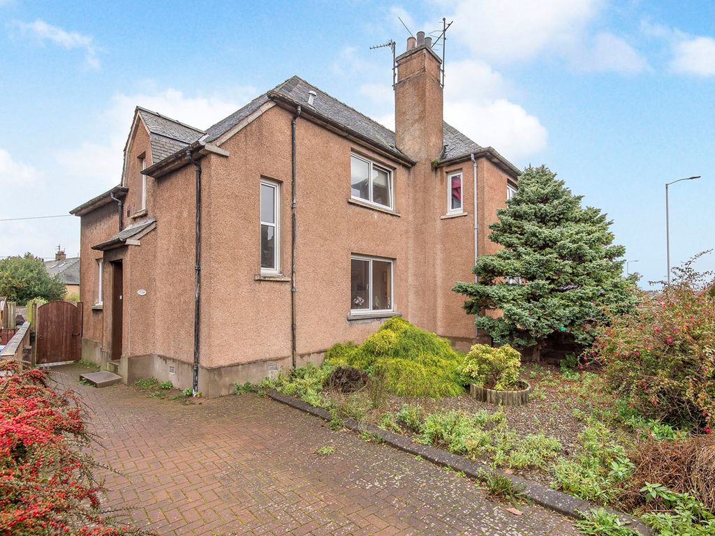 3 bed semidetached house for sale in Lamond Drive, St Andrews KY16, £