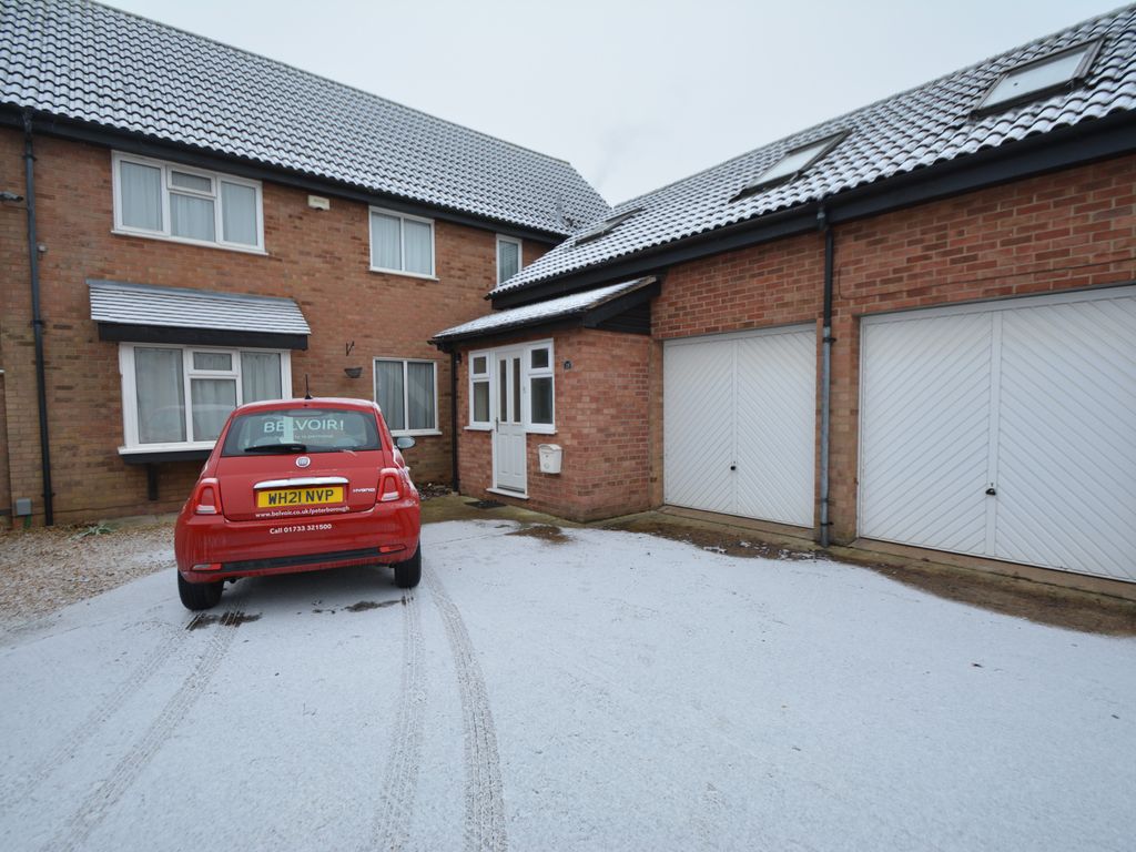 4 bed detached house to rent in Lakeside, Werrington, Peterborough PE4