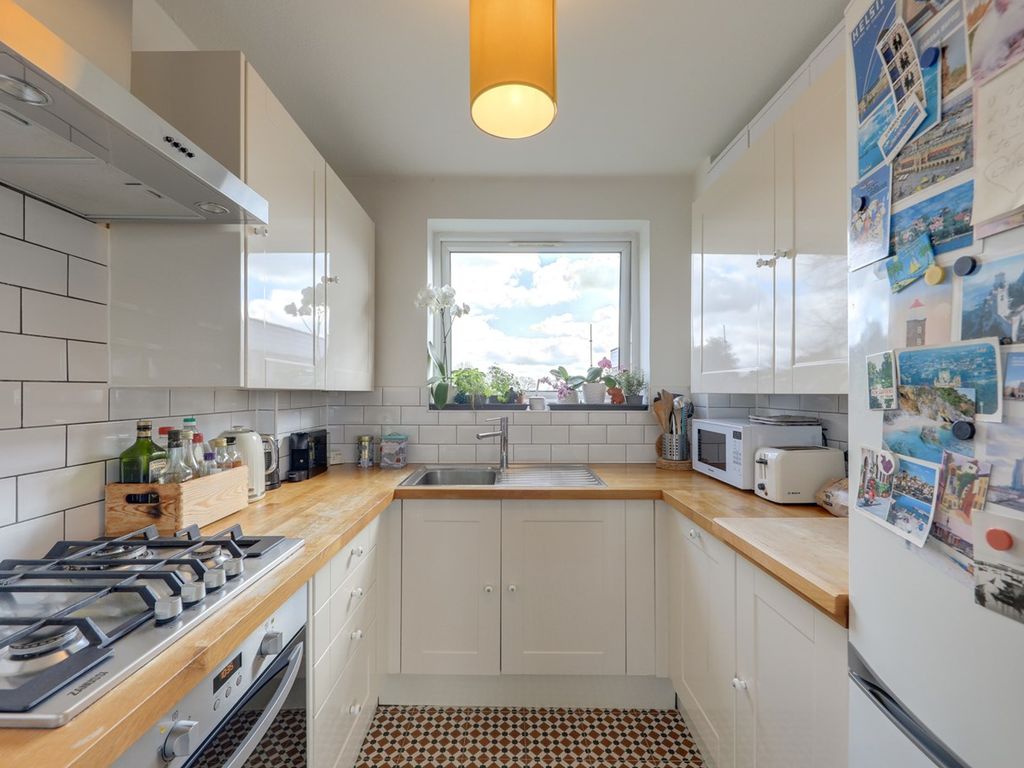 2 bed flat for sale in Sydenham Hill, Sydenham, London SE26, £365,000