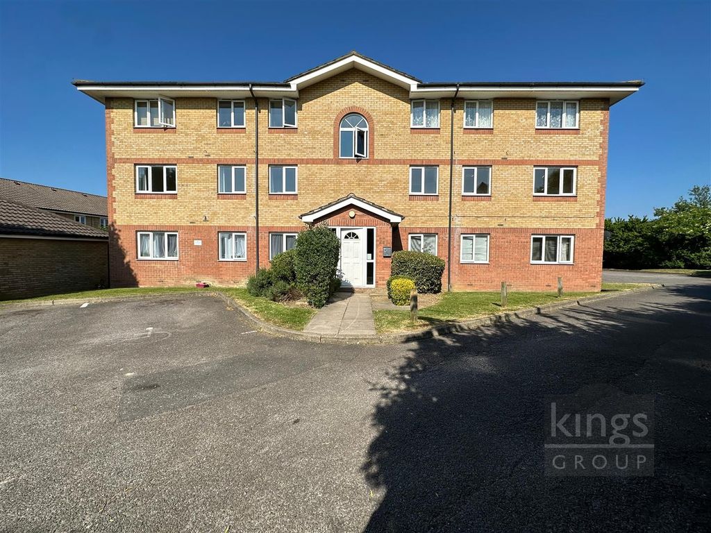 2 bed flat for sale in Bentley Drive, Church Langley, Harlow CM17, £