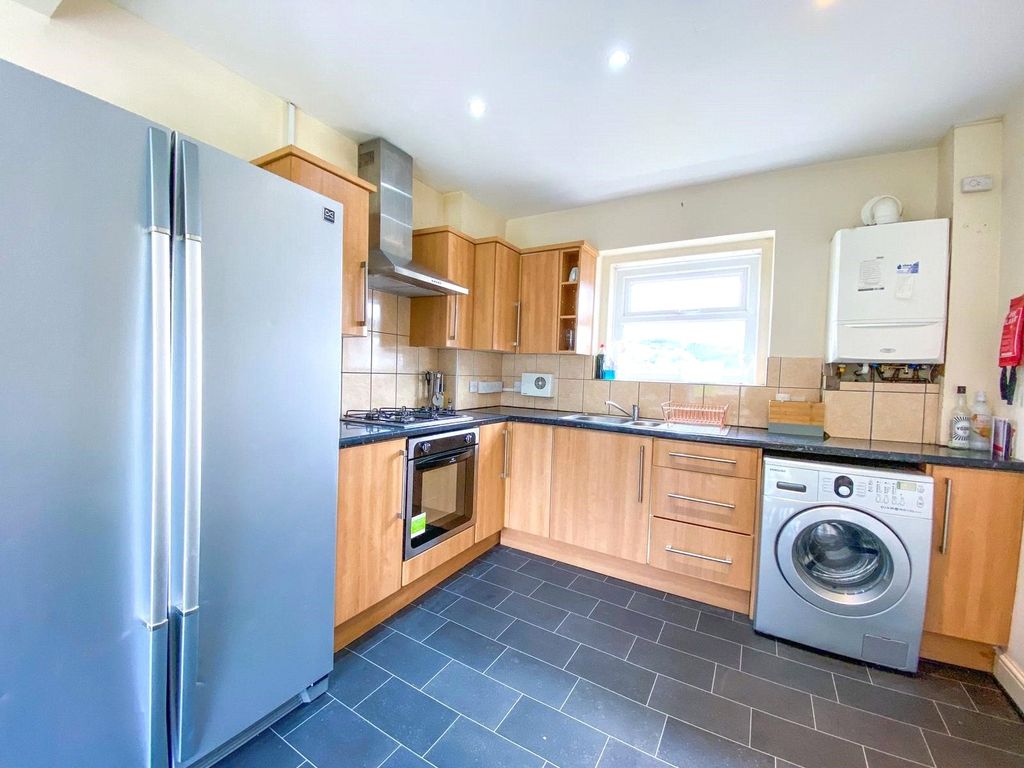 5 bed terraced house to rent in Hawkhurst Road, Brighton, East Sussex