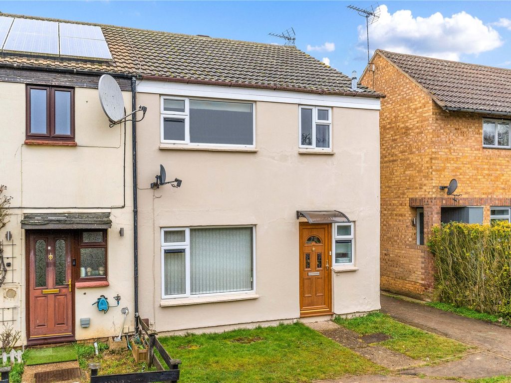3 bed end terrace house for sale in Loompits Way, Saffron Walden, Essex
